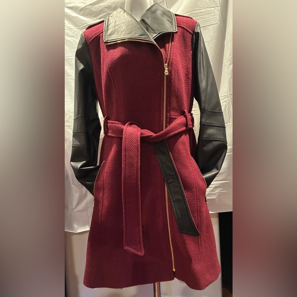 New GUESS coat women’s Large (8-10) long coat